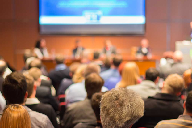 personeelsbeurs-duitsland mensen zitten bij Field Service Management Congres